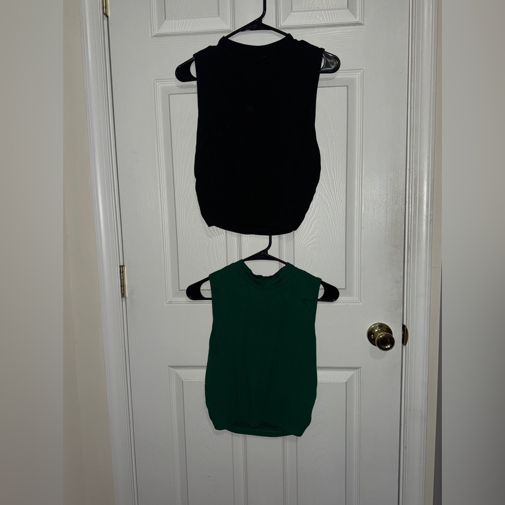 Cider Crew Neck Sleeveless Crop Top Bundle - Black and Green